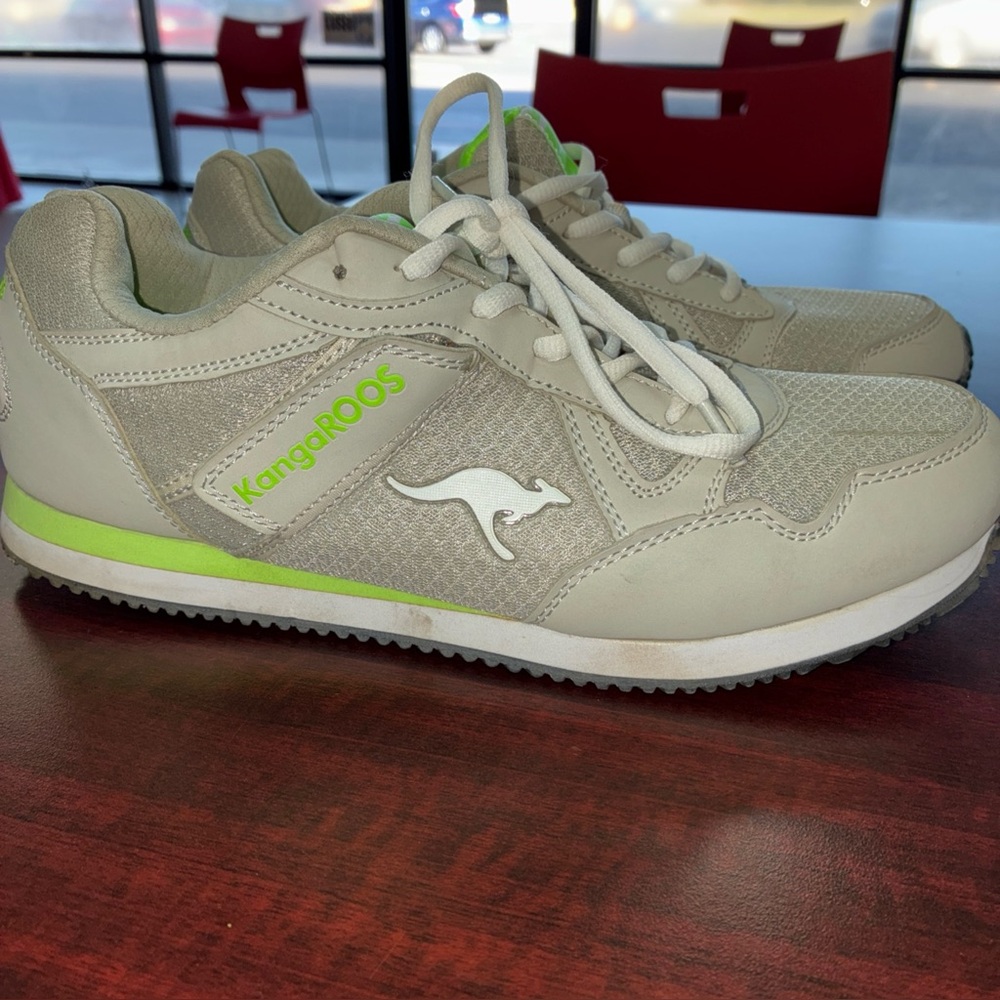 KANGAROOS ZIPPERED SIDE POCKET SNEAKERS SHOES WOMENS SZ 10 GRAY GREEN